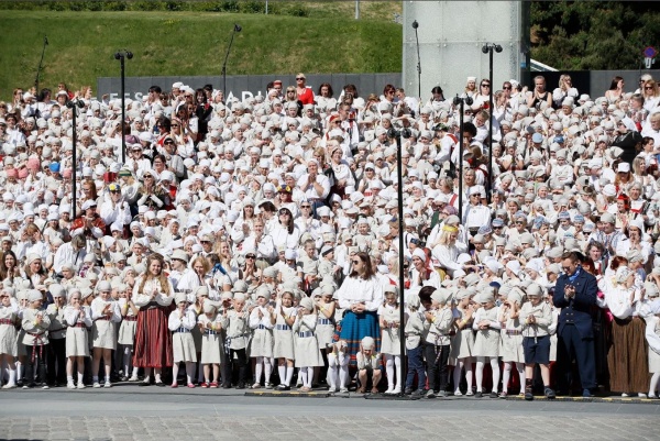 Laulupidu “Sadasärasilma”